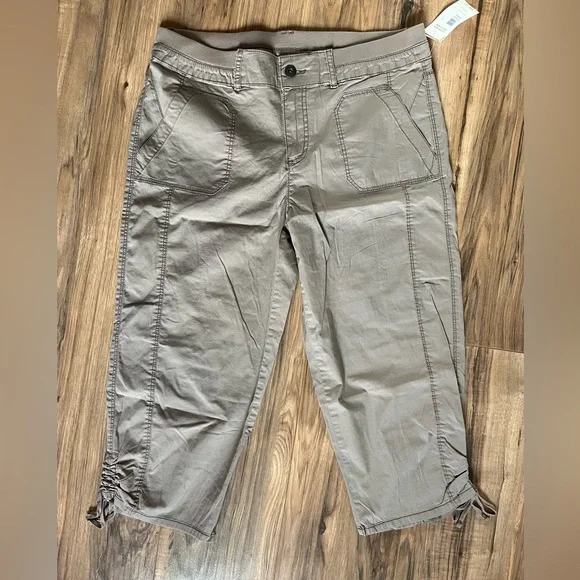 Khaki Capri Pants - Picture 1 of 4